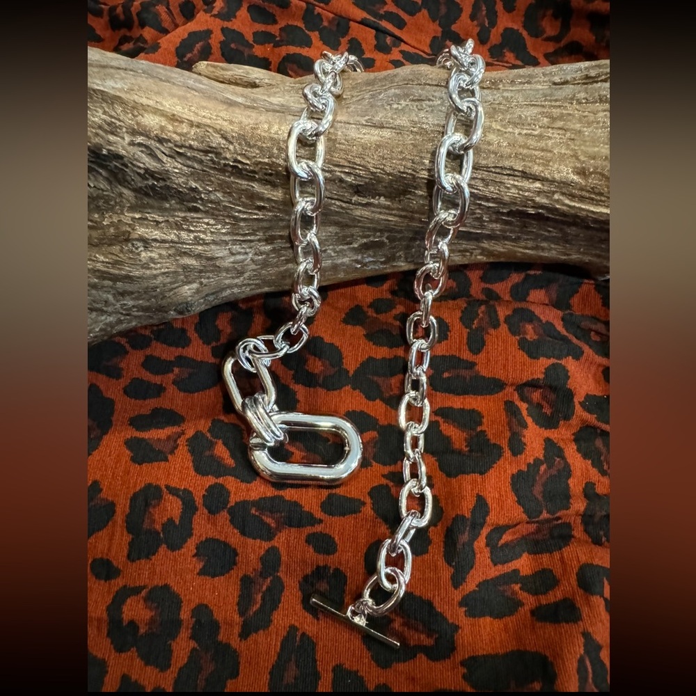 RIOT necklace